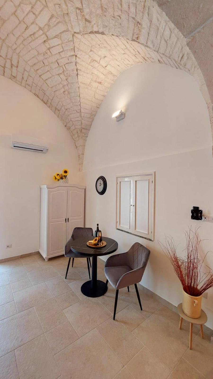 Aurasia Al Borgo Antico أوستوني المظهر الخارجي الصورة